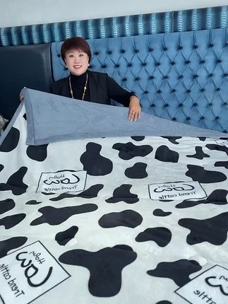 看看我新买的牛奶绒被,这也太得劲了#强烈推荐 #颜值高 #牛奶绒被 #好物分享