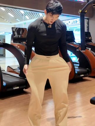 我的妈呀 这个裤子真的太舒服了吧!#今天穿什么 #穿搭 #健身 #男生穿搭 #百搭裤子