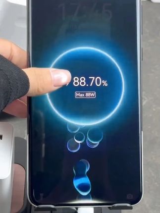 使用华为手机的宝子们看过来了,这款适用华为Mate60双口88W超级快充充电器,支持Max88w超级快充,同时支持开启Turbo模式,USB以及Typec双接口,支持华为超级快充的同时也支持苹果的PD快充协议,3C认证有保障,快来抢购吧!#88w超级快充 #华为88w超级快充 #mate60pro #mate60 #华为数据线