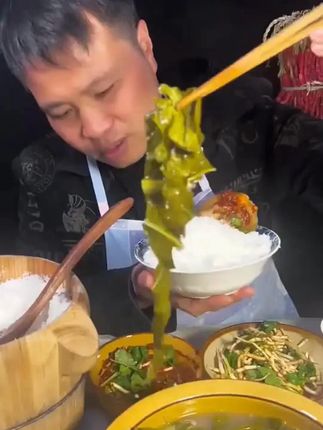 #地方特色美食 #下饭神器 #做菜我是认真的努力做好每一道菜 这么#美食 漂亮的淡酸菜有人喜欢吗?酸嫩脆爽,今天还有福利9.9到手3包3斤,喜欢的赶紧来哦! #好吃到停不下来
