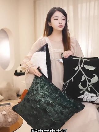 中古风,质感与美感并存!#沙发抱枕靠垫 #靠垫抱枕 #中古风 #家居软装搭配