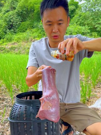抓鱼用这个笼子让你收获满满 #户外捕鱼 #捕鱼笼 #逮鱼摸虾