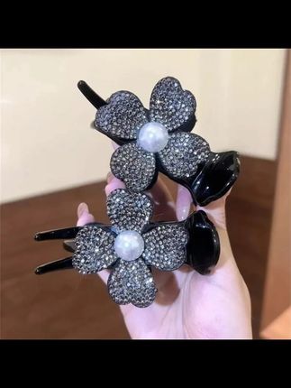 优雅温柔的四叶草#丸子头抓夹 夏天随意搭配高低丸子头都精致好看又显高级 #头饰发饰 #夏日清凉发型 #优雅气质
