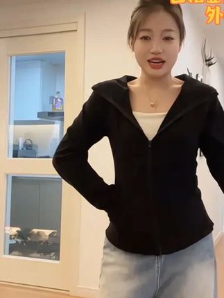 #早秋不费力显贵穿搭# 轻松解锁秋季穿搭 #告别土味的不费力素颜穿搭# 秋季穿搭如何摆脱土气感 #无限回购的宝藏单品