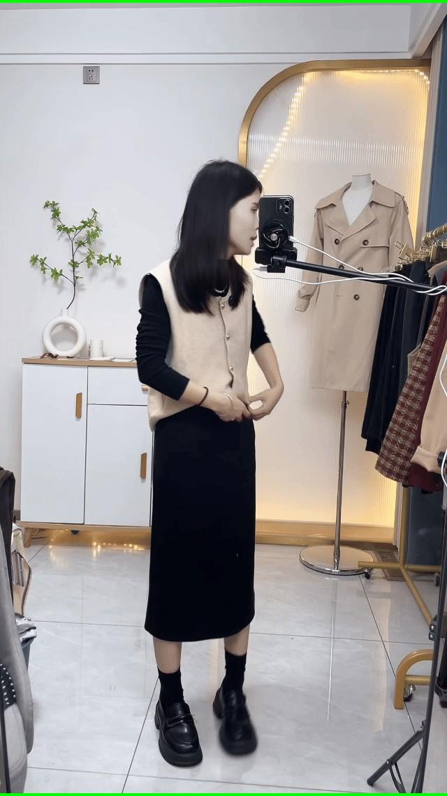 毛呢口袋时尚高腰显瘦百搭中长款包臀裙春秋季裙子一步开叉裙子#显瘦穿搭 #显高显瘦显腿长 #时尚穿搭 #包臀裙 #通勤穿搭