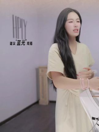 荷比俪收腰腰部扭结针织连衣裙,直播间299