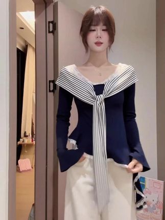 #谁穿谁好看#时尚穿搭#穿出自己的风格#今天穿什么#上衣 秋季纯欲ins风蕾丝拼接假两件不规则荷叶边上衣