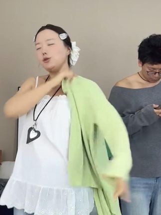 大码女装刺绣针织衫开衫短外套外搭长 #ootd穿搭 #今天穿什么 #谁穿谁好看系列 #穿出高级感 #服装人日常