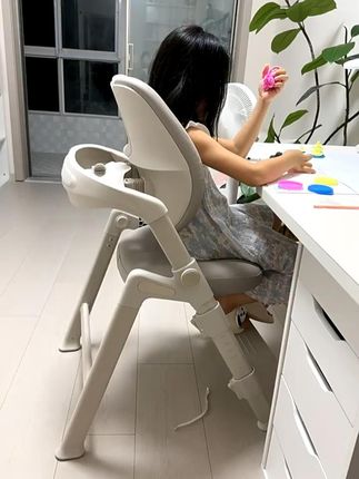 为什么一定要给孩子买这把儿童学习椅呢? 因为它采用了四面对称的设计,能让孩子的背部保持挺直的状态,帮助孩子养成良好的习惯。而且还有稳稳坐16cm的大追背,多重防翻设计,不用担心孩子在使用过程中出现意外情况,安全问题完全不必担心。如果你对我们的产品有不满意的的地方,随时联系我们的客服解决问题。价格便宜,质量好。快来点击链接购买吧!工厂直销,生产厂家批发。#儿童学习椅 #儿童学习椅子 #儿童学习椅厂家 #儿童学习椅推荐 #儿童学习椅推荐性价比高