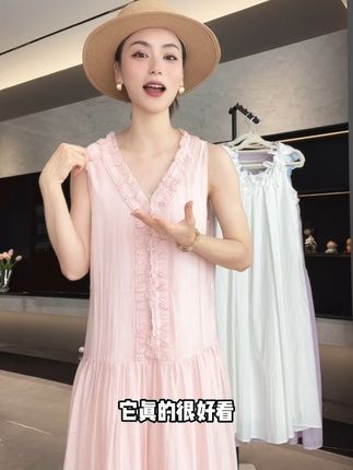 法式气质松弛感无袖连衣裙女2025夏季新款独特荷叶花边漂亮长裙子,#气质这一块拿捏死死的 #连衣裙 #夏季新款 #穿出高级感 #显瘦穿搭