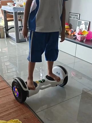 平衡车就买领奥家的,性价比高不说,还适合大人小孩玩,非常不错 #领奥平衡车#儿童平衡车#生日礼物#让孩子远离手机#儿童玩具