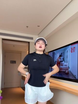 可可娜特2024夏季新款透气裸感高弹降温冰感健身运动休闲速干短袖3#夏季必备#谁穿谁好看#性感风贵气感#半袖V领掐腰#上衣