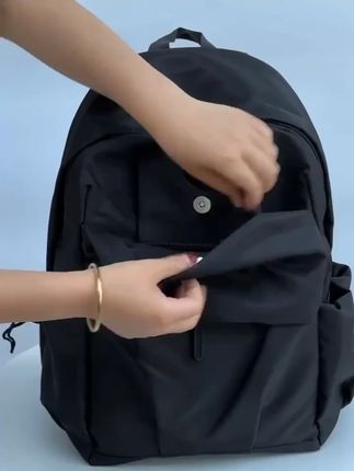 防水尼龙布韩版双肩包大容量大学生书包男士褶皱休闲旅行电脑背包防水尼龙布韩版双肩包大容量大学生书包男士褶皱休闲旅行电脑背包