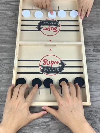 亲子弹弹棋,双人对战锻炼手眼协调,开启趣味互动! #亲子互动桌游 #双人弹射棋 #儿童益智玩具 #亲子互动 #益智儿童玩具