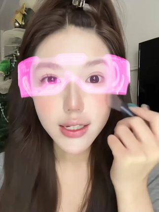 这个斜坡腮红刷刷出来的腮红硬控我10秒!这不比平头的点彩刷自然吗 #平价好物 #平价彩妆  #点彩刷 #腮红打法 #新手化妆教程