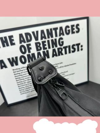 铆钉加固防水单肩斜跨包通勤时尚运动健身简约百搭休闲包饺子包#斜挎包 #通勤包 #时尚包包 #防水包 #休闲包