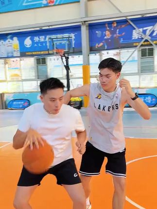 打了这么多年球,终于找到不坑的运动镜了! #篮球 #运动眼镜 #你有多久没打球了