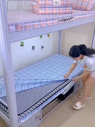 #床垫保护套 有了它,不用每天再整理床铺了,整整齐齐的还能保护床垫,#宿舍床单 #床垫保护套 #床垫罩 #学生床上用品