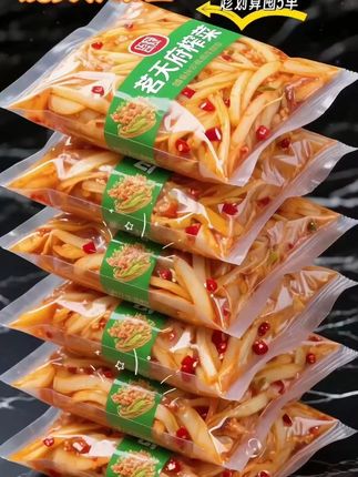 家人们!川慕香榨菜限时特惠!轻盐去皮微辣榨菜丝绝了!咬一口脆爽爆汁,微辣超开胃~炒肉丝、拌面条、配蒸牛肉…随手一搭都是下饭神器!独立小包装,一次一包超省心,厨房小白也能秒变大厨!错过亏!#榨菜  #下饭好搭档  #榨菜丝  #下饭菜  #榨菜芯