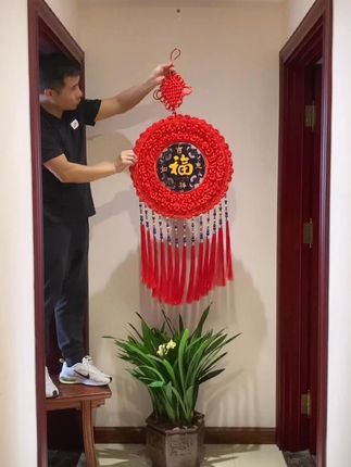 手编实木中国结挂件(大号圆形)桃木福字年画批发厂家2024*新款#中国结挂件 #手编工艺品 #桃木福字 #家居装饰 #2024新款