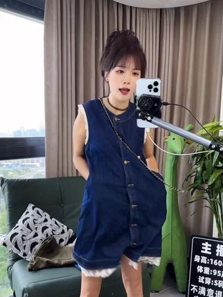 夏季新款高级感复古牛仔连衣裙女小个子蕾丝花边拼接无袖背心裙#裙子 #百搭 #时尚 #透气 #夏日必备