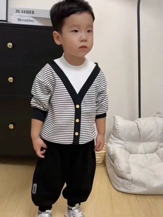 单穿内搭都好看的假两件小卫衣!软糯糯的舒服又洋气!天冷了妈妈们记得提前安排#高品质童装 #儿童卫衣 #假两件卫衣 #萌娃穿搭 #潮童穿搭
