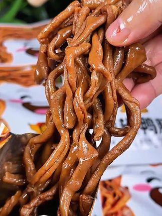 藤椒鸭肠新鲜卤味香辣鸭肠开袋即食下酒小吃鸭肉麻辣小吃零食批发 #好吃到停不下来  #追剧小零食  #鸭肠  #零食推荐