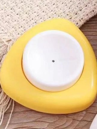 煮鸡蛋总裂、流黄还难剥?这款磁吸扎孔器救大命! 轻轻一按就给鸡蛋扎小孔,煮蛋、蒸蛋再也不爆裂,蛋白蛋黄超完整!用完磁吸设计直接吸冰箱上,不占厨房空间,拿取超方便。 小巧一个不占地,家用超合适,新手也能轻松用!不管是早餐煮溏心蛋,还是给孩子做蒸蛋羹,有它都省心,厨房必备小神器! #鸡蛋扎孔器  #煮蛋防爆神器  #家用厨房工具  #磁吸打孔器  #蒸蛋小帮手