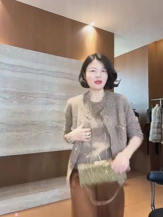 12TANTAN 休闲百搭圆领秋季100羊毛针织开衫3086 #秋冬穿搭 #老谭私服 #显瘦穿搭 #遮肉显瘦遮肉减龄