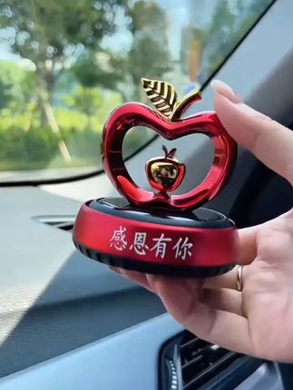 车内摆件太阳能旋转苹果车载香薰可以订制刻字创意中控台装饰礼品 #装饰礼品 #摆件 #车载香薰 #香薰推荐 #香薰分享