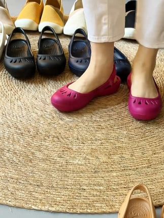 又轻又软又弹超舒服  #洞洞鞋     #又轻又软又弹超舒服