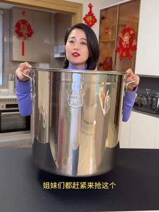 加大加厚304 #不锈钢汤桶 ,煮汤、炖肉、卤大鹅、装米面都很实用 #不锈钢桶