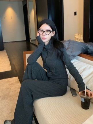 休闲慵懒运动套装女条纹立领卫衣高级感两件套 #百搭裤子 #反季 #法式毛马甲 #小湖羊卷毛外套 #毛茸茸马甲