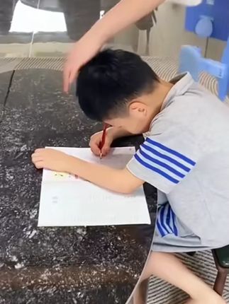 #每天学习一点点 坐姿矫正器桌面款写字阅读防近视端正姿势护眼支架神器支架可翻转#培养孩子好习惯 #少儿硬笔书法 #亲子教育