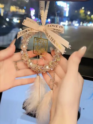 “期待我们的岁岁年年 愿你往后的岁月所得皆所期” #仙女必备 #平安喜乐挂件 #礼物 #女人喜欢的饰品