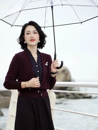 早秋出游穿搭你准备好了吗?#百褶裙# 一套#一套好的衣服可以让你不动声色的美 #显瘦穿搭