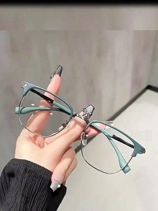 【男女同款】超轻防蓝光高档老花镜 时尚简约显年轻优雅大气! #专业验光配镜 #总有一款适合你 #护眼爱眼 #眼镜店 #高品质眼镜