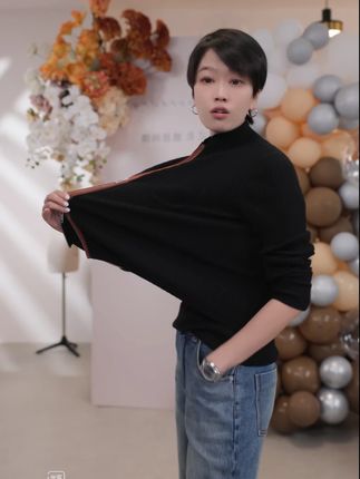 老贝百露华_坑条撞色拉链立领秋针织开衫 #遮肉显瘦#腿长#穿搭#秋季上新#女装穿搭