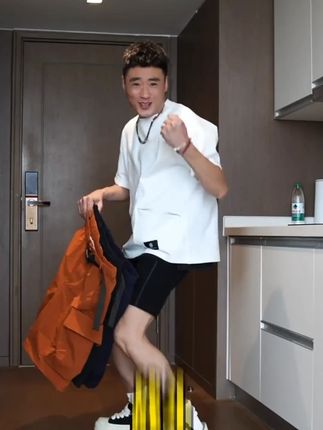 男士夏季休闲工装裤短裤休闲裤百搭日系运动宽松多口袋工装裤男款 适合出去玩穿的橙色短裤拍照很出片 #夏天穿什么 #夏季穿搭 #男生穿搭 #夏天穿搭