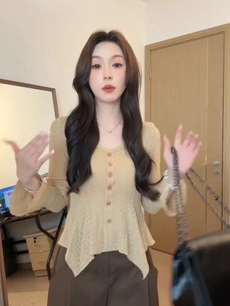法式温柔风早秋穿搭套装气质不规则针织衫女波点半身裙两件套 #ootd穿搭 #穿出高级感 #时髦精 #小个子显高显瘦穿搭 #品质女装