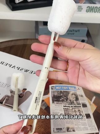 如山家木浆棉奶瓶刷了,它遇水就会变成柔软刷头,用一点清洁剂就会有丰富的泡沫,能更好清洁奶瓶内部,边边角角都能清洁到! #如山木浆棉奶瓶刷 #奶瓶刷 #好物推荐 ?