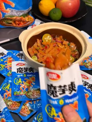 【卫龙蓝色魔芋爽】傣味百香果舂鸡脚魔芋爽酸辣休闲解馋零食#卫龙魔芋爽 #傣味零食 #酸辣零食 #休闲零食 #解馋小吃