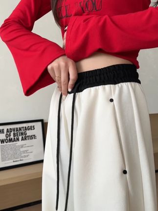 白裤子干净又百搭,黑腰头设计独特,久坐不勒小肚子~ #通勤搭配#小个子女生#温柔风#慵懒风#显瘦穿