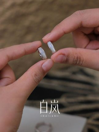 白贝耳圈 | 将海浪吻过的细腻纹路嵌进耳圈#白岚白贝耳圈 #白岚 #白岚耳圈 #时髦精城市漫游计划 #琥珀流光 ED4306 ED4403-KK2509