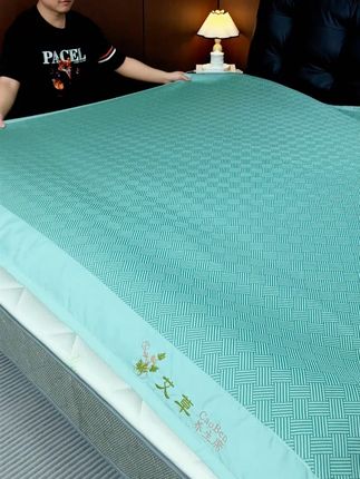 我家老早就换上了这款#冰丝凉席 ,最近也是非常火,质量很好,水洗机洗都不变形#好物推荐🔥 #家纺床上用品 #柔软亲肤 #夏季必备