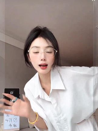 谁懂这个轻爽的含金量! 超级好穿!#夏款上新 #好看的衣服都 #夏季穿搭# 显高显瘦 #今日穿搭# 高级感穿搭 #套装两件套