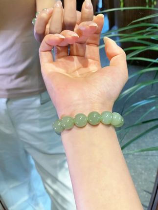 适合女生戴的晴水手串,夏日腕间新宠就是它! #适合女生戴的手串推荐 #和田玉手链 #珠宝日常 #手串 #年龄一到中式玉石审美就觉醒了