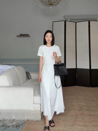 大家喜欢的白色连衣裙出短袖版啦 #穿搭