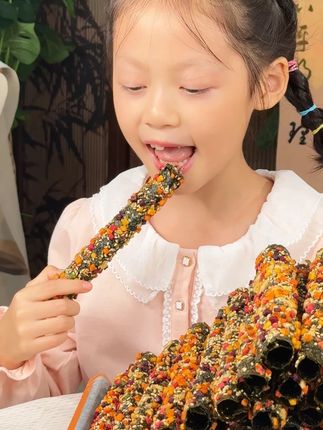 【海苔果蔬卷】这才是小孩该吃的零食,非油炸健康又好吃,清甜鲜脆满满膳食纤维!#海苔卷#真材实料好味道