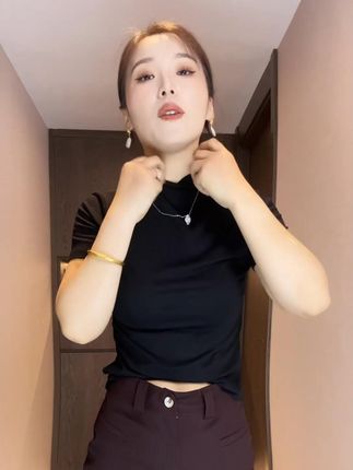 新款安可拉红半高领短袖T恤打底衫女内搭夏春秋新款洋 #显瘦穿搭 #夏季新款 #显瘦遮肉 #穿出高级感 #女人味